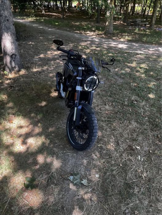 husqvarna svartpilen 125