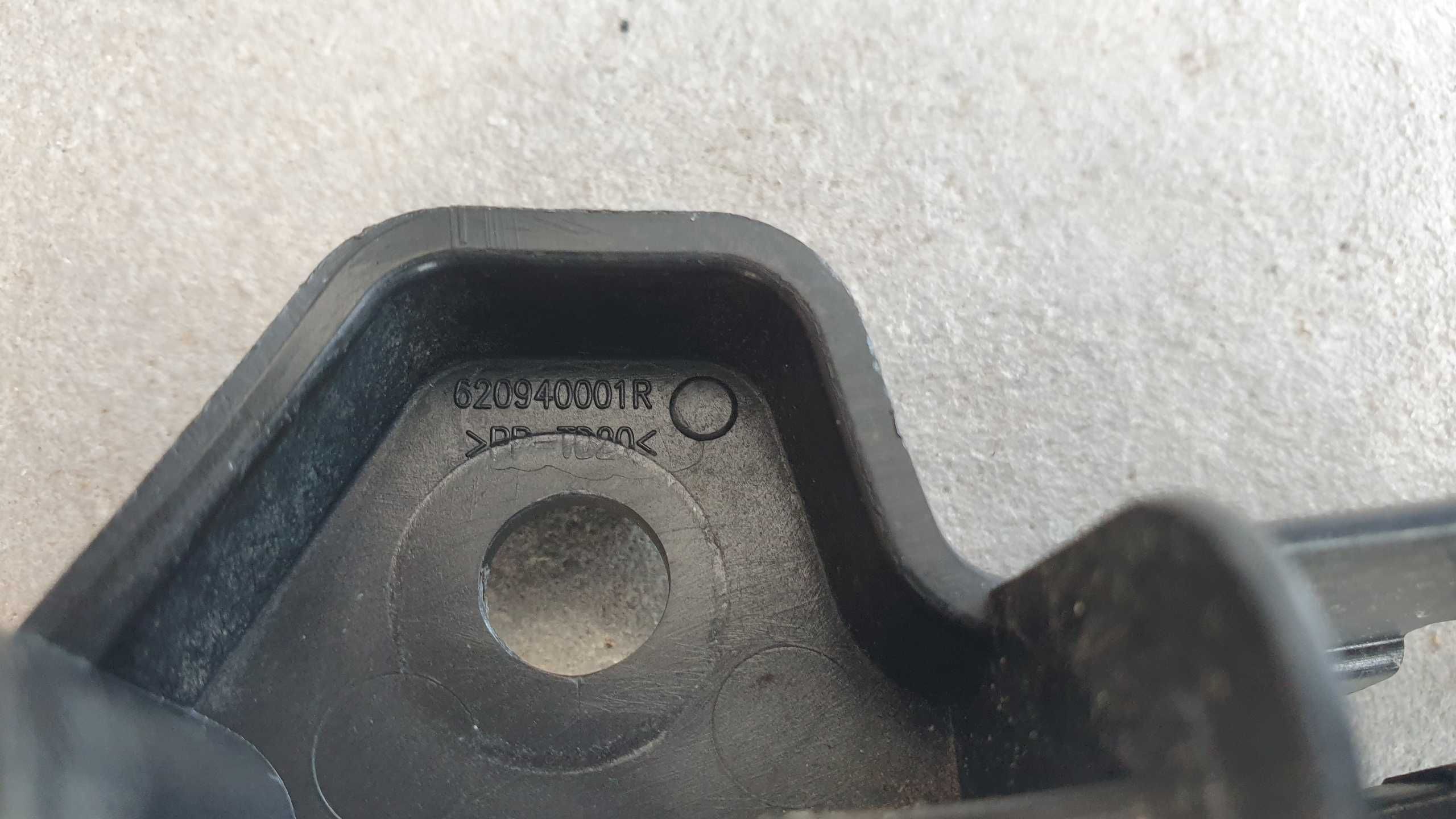 RENAULT MEGANE III 3 Ślizg zderzaka lewy przód przedni 62094#0001R