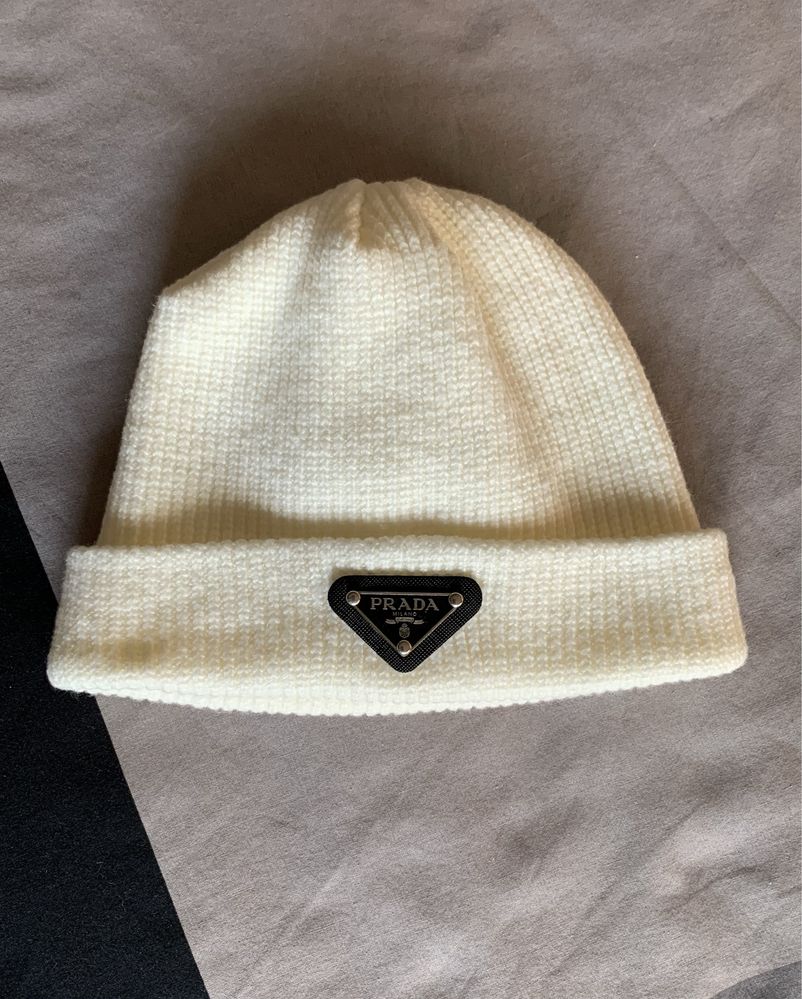 Gorro novo Prada