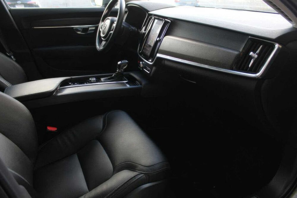 Volvo V90 Cross Country T6      2019