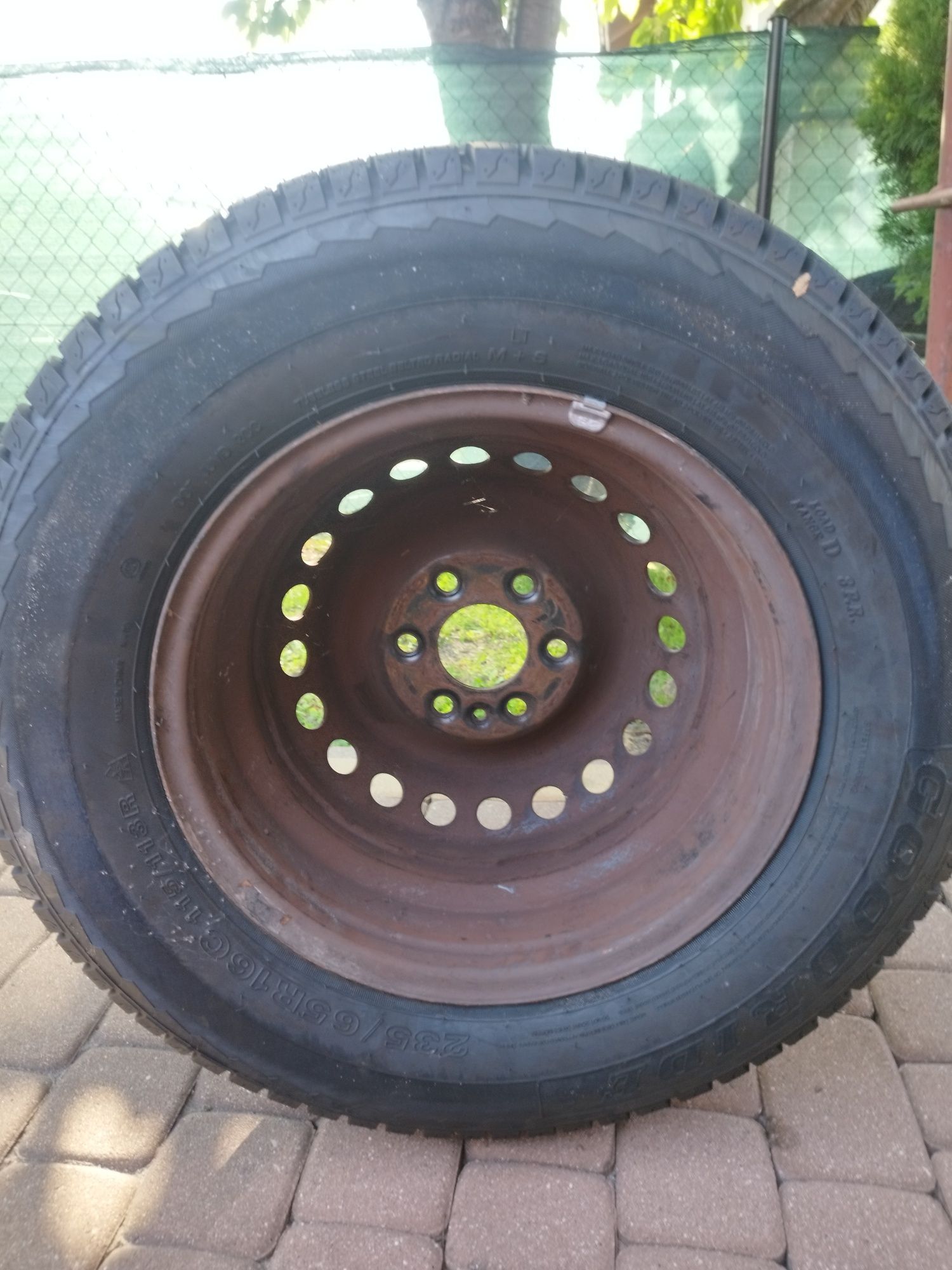 Nowa Opona GoodRide 235/65R16C 115/113R z Felga stalowa  Iveco