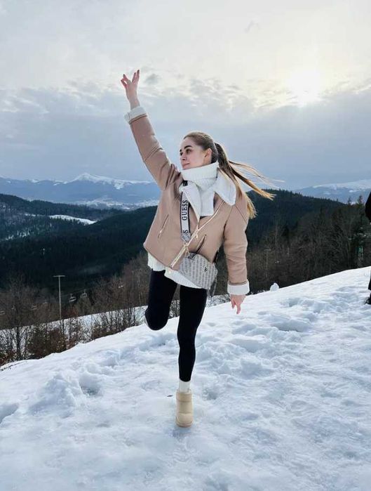 Дублянка жіноча (зима) в чудовому стані
