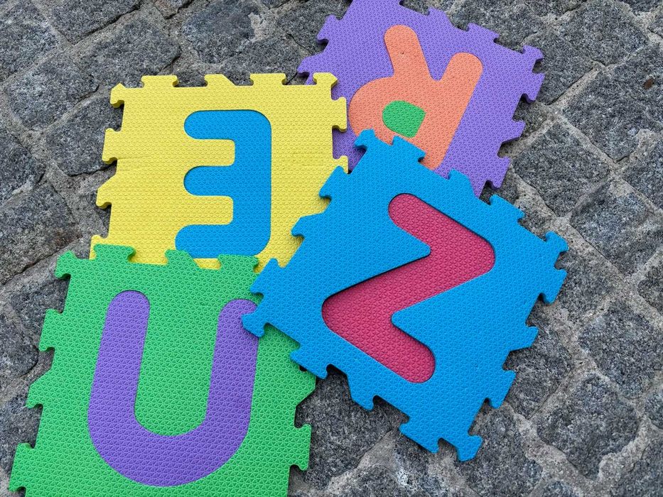 Tapete Puzzle Infantil Letras e Números 36 peças (180x180 cm)