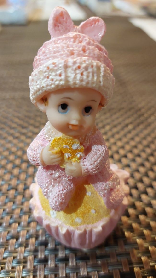 Figurka na tort baby girl z gipsu