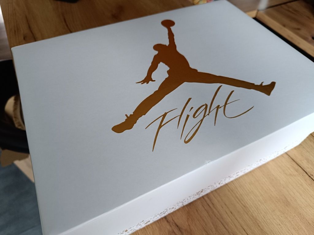 Nike Air Jordan 4 Retro Metalic Gold