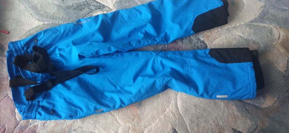 Kurtki, spodnie i buty dziecięce na chlopca