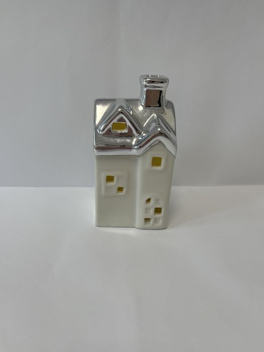 Mały domek ze światełkiem led