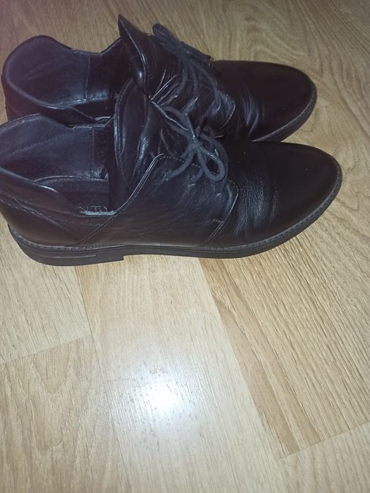 Жіночі туфлі на шнурках 39р
