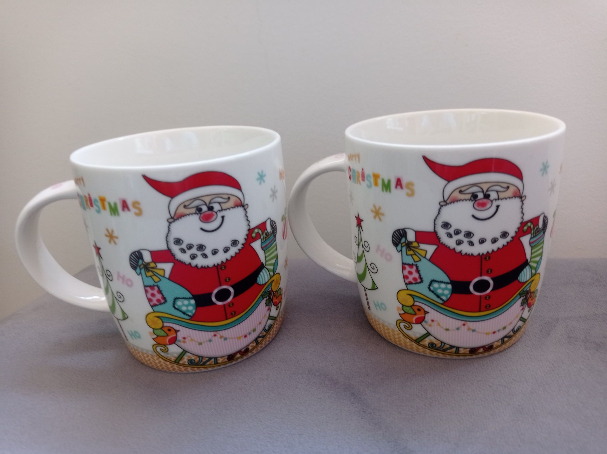 2 canecas de Natal