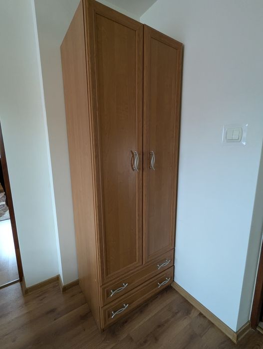 Meblościanka z biurkiem i szafą