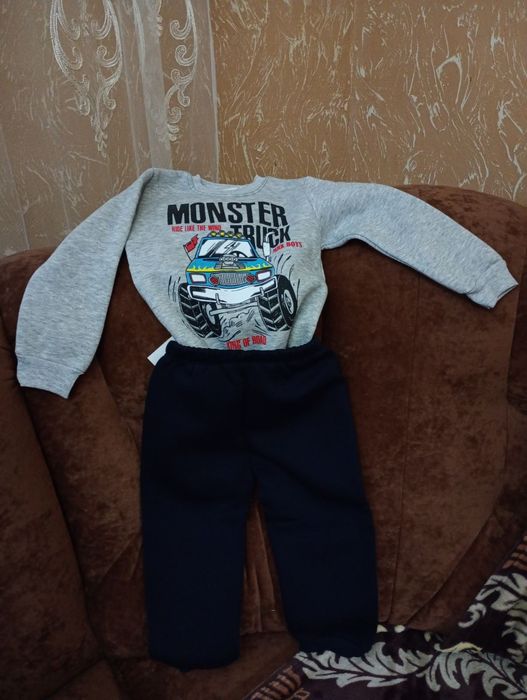 Спортивний костюм для хлопчика 98розмір