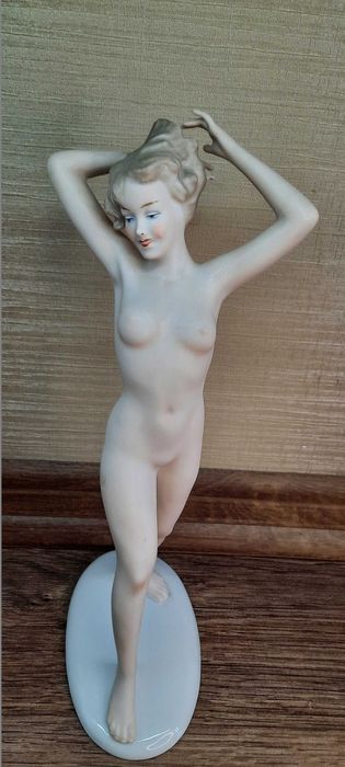 Статуэтка "Обнажённая девушка" Wallendorf Германия
