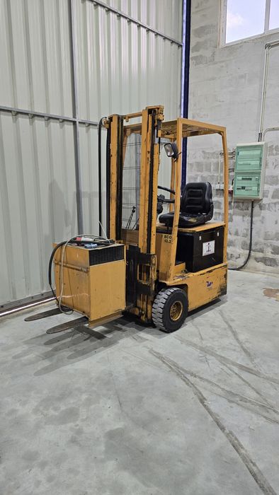 Empilhador Elétrico Cesab 1300Kg