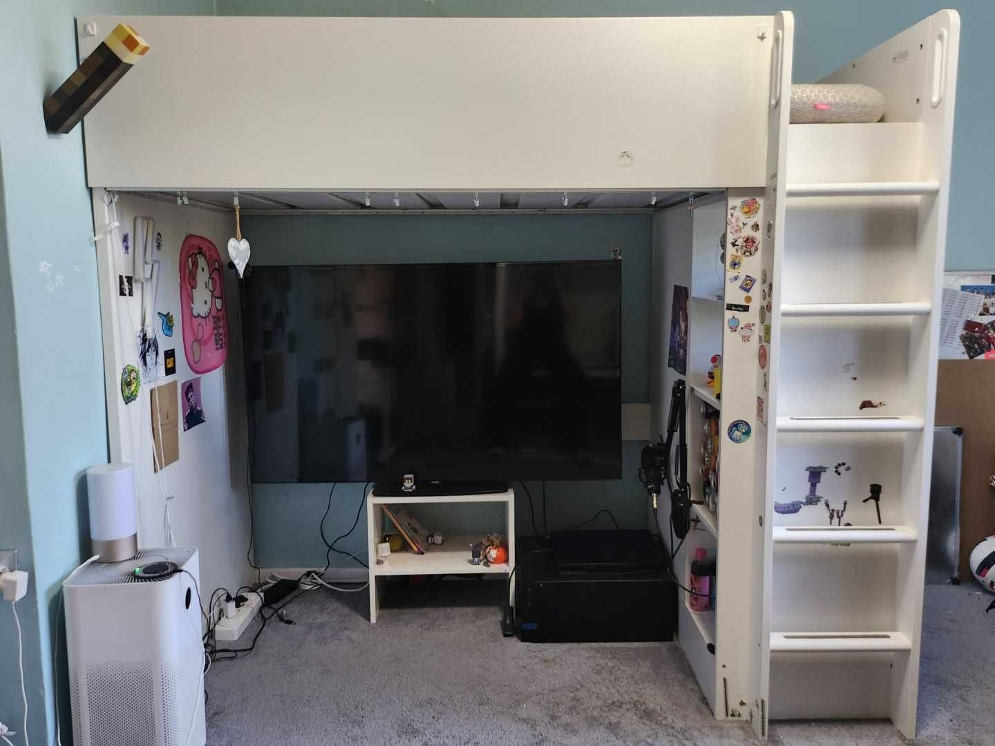 Łóżko IKEA na antresoli (Smastad)