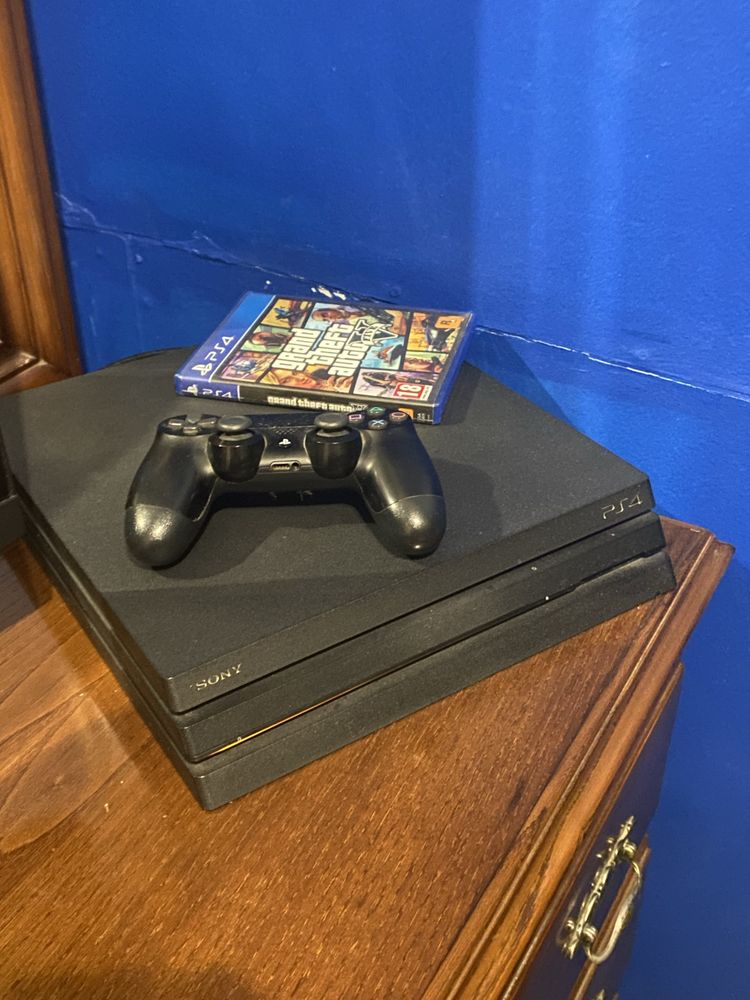 PS4 PRO com GTA V