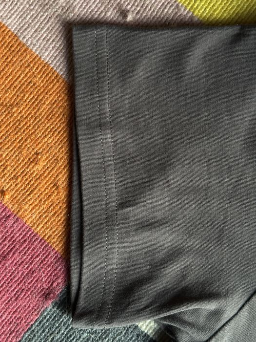 T-Shirt Maurizio Cattelan tamanho S