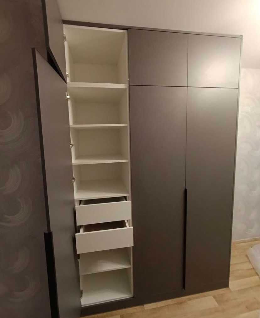 Шкаф распашной Шафа розпашна під замовлення