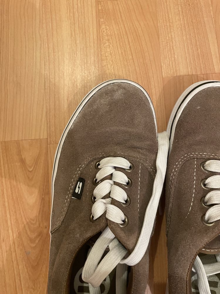 Tenis com atacador