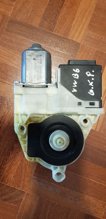 Motor vidro porta trás esquerda Passat B6
