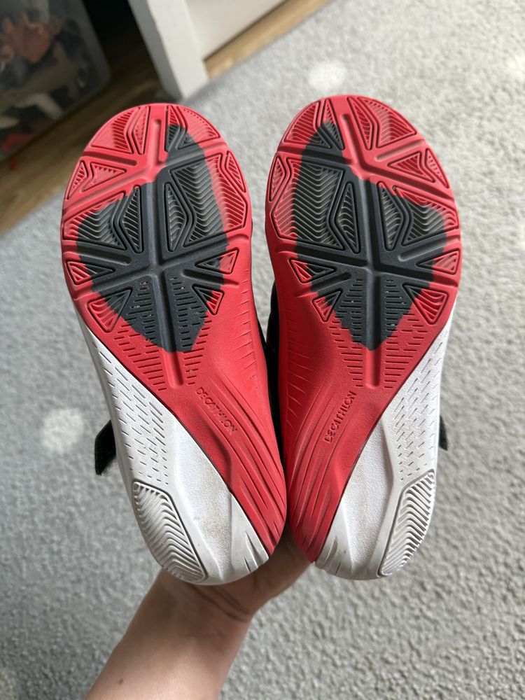 Buty sportowe halowe halówki Kipsta rzep