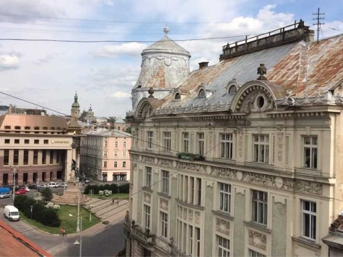 Дворівневий офіс у центрі Львова, просп. Свободи