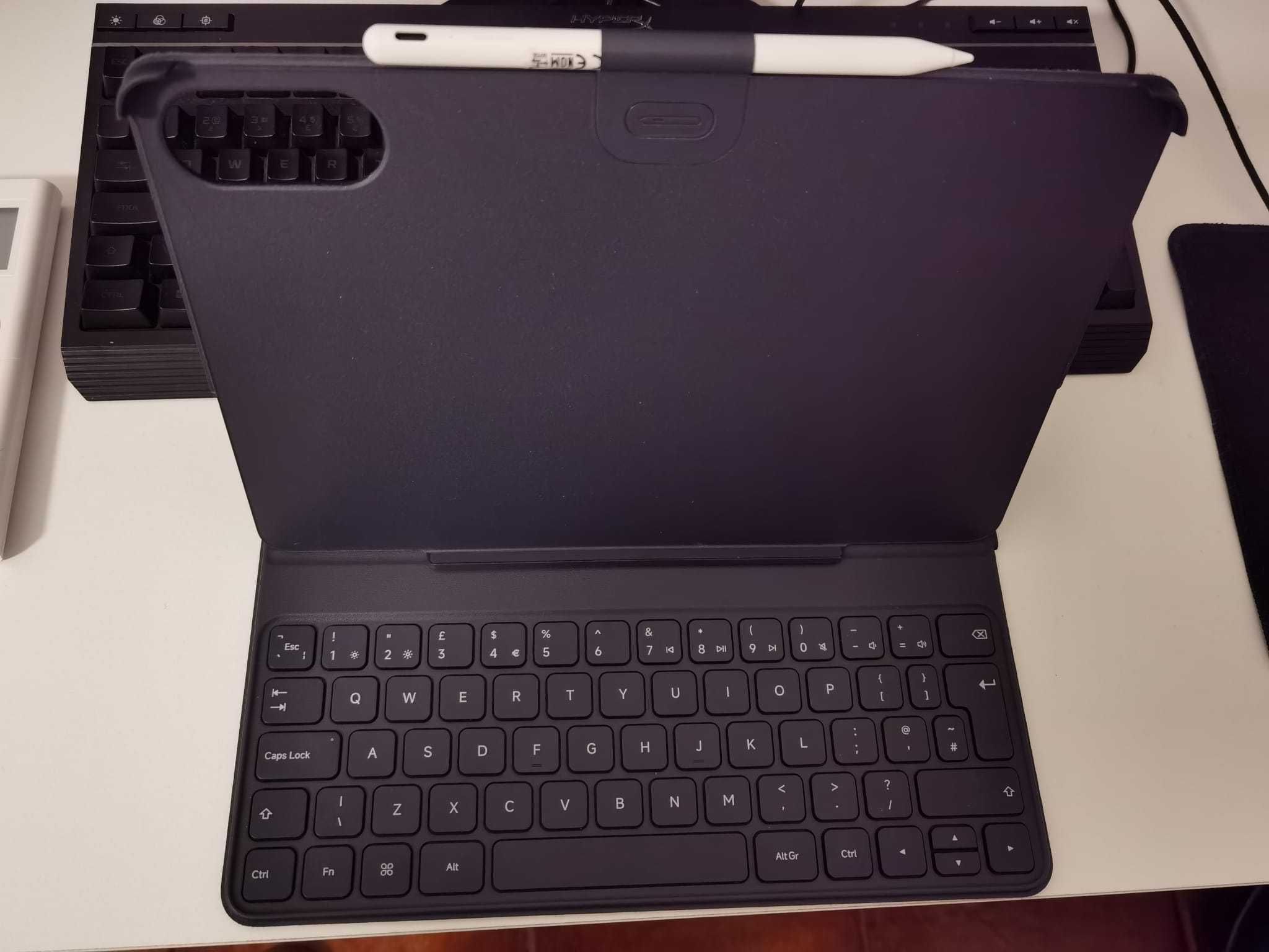 Capa e teclado com caneta