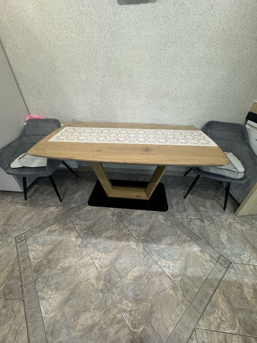 Продам кухонний розкладний стіл