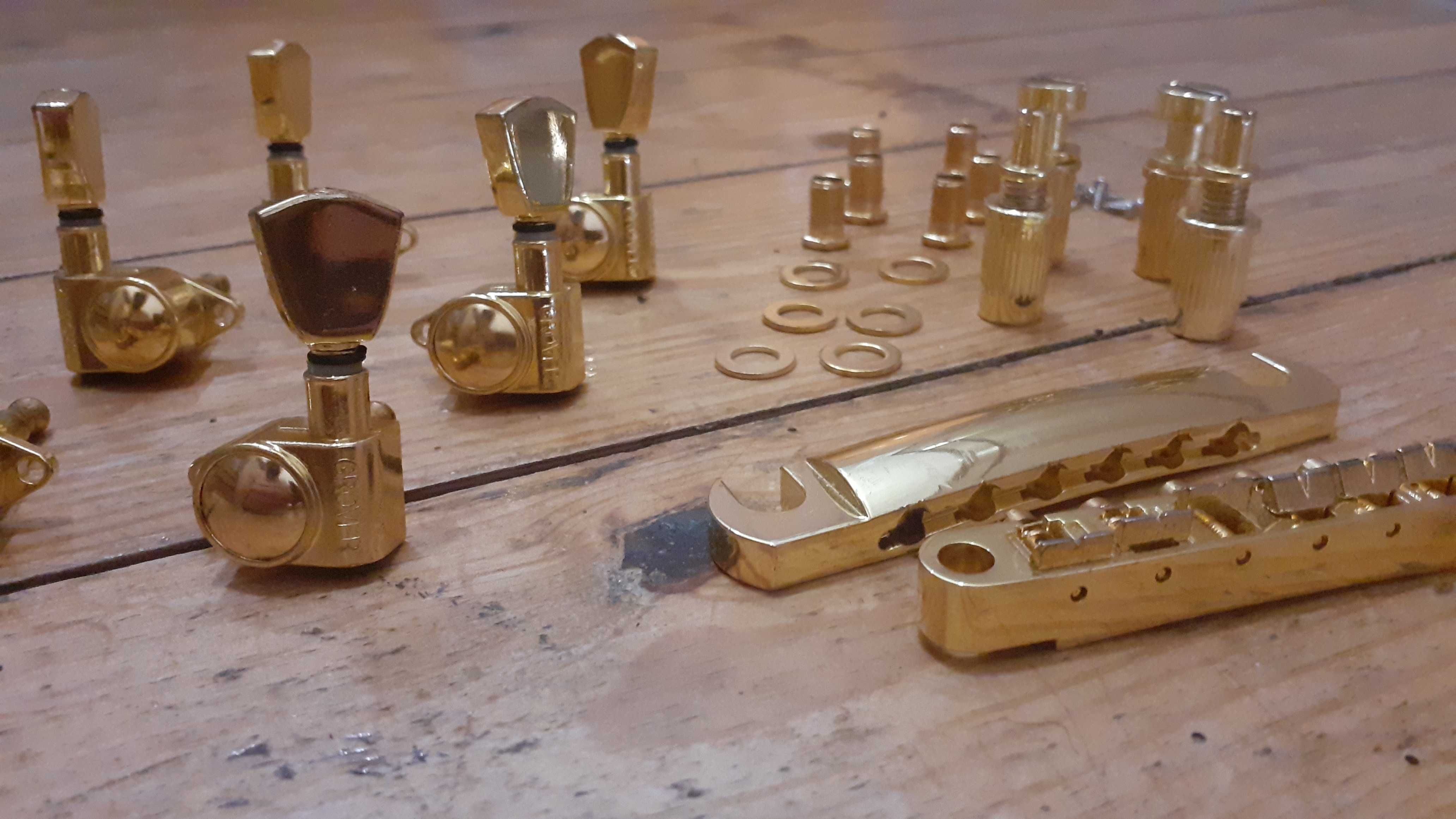 Conjunto de afinadores, ponte e tail piece (Dourado)