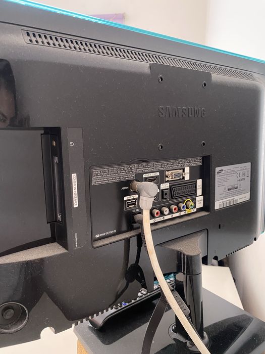 Monitor Samsung T22D390 c/comando