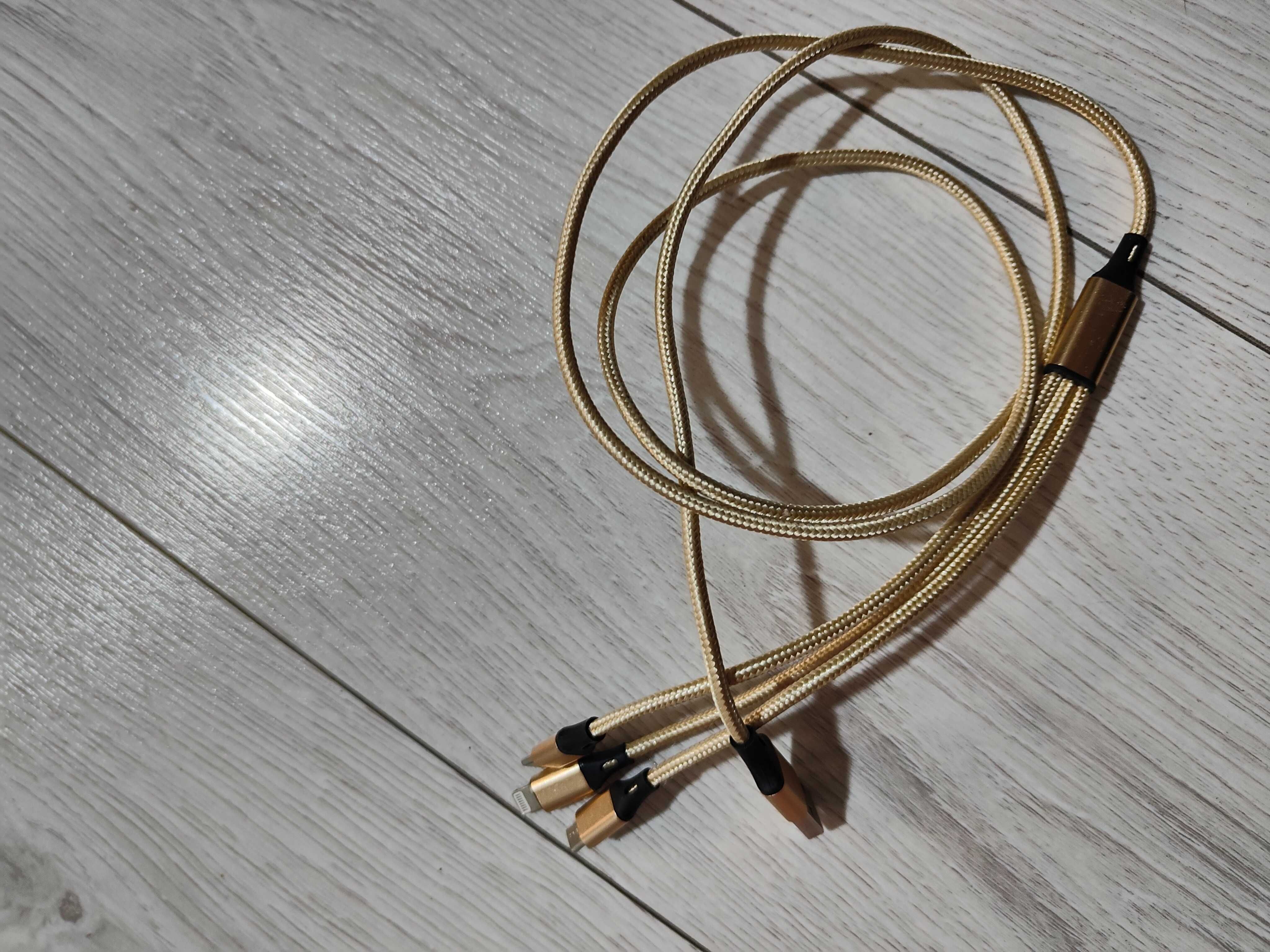 Kabel z różnymi wejściami USB i USB-C
