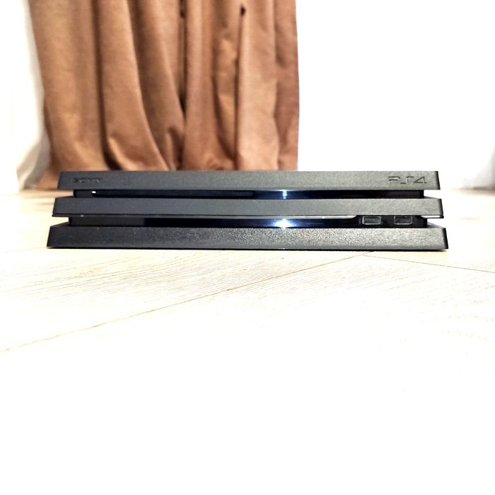 Sony PlayStation 4 Pro 1TB Остання ревізія + комплект як нова