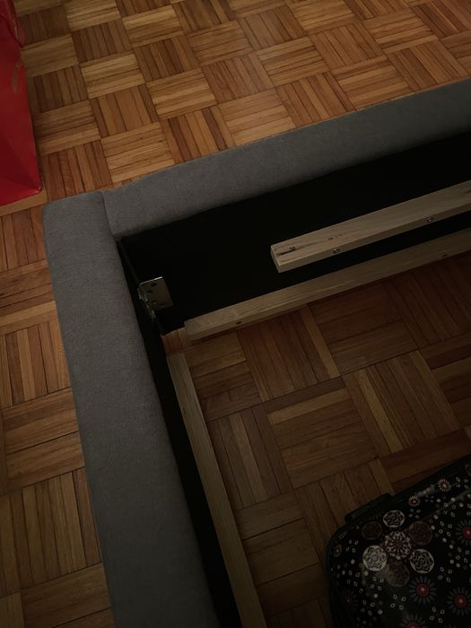 Cama com estrado elevatório