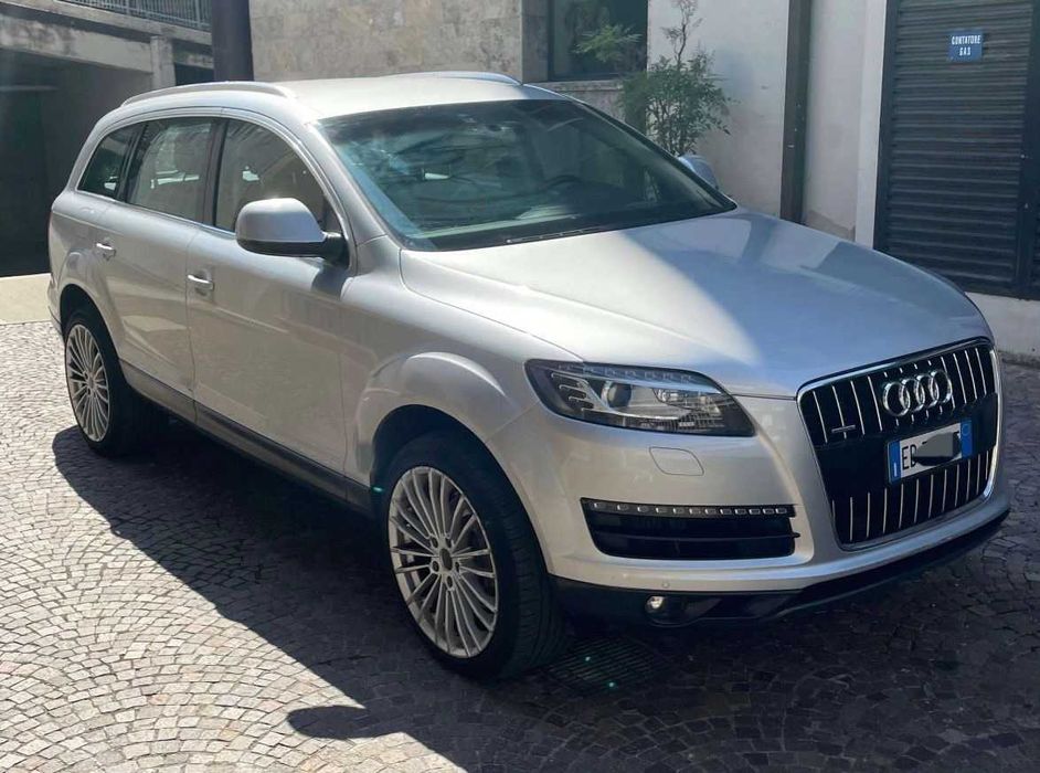 Audi Q7  3.0d  lift   Posiadam  inne  auta  z włoch całe  i uszkodzone