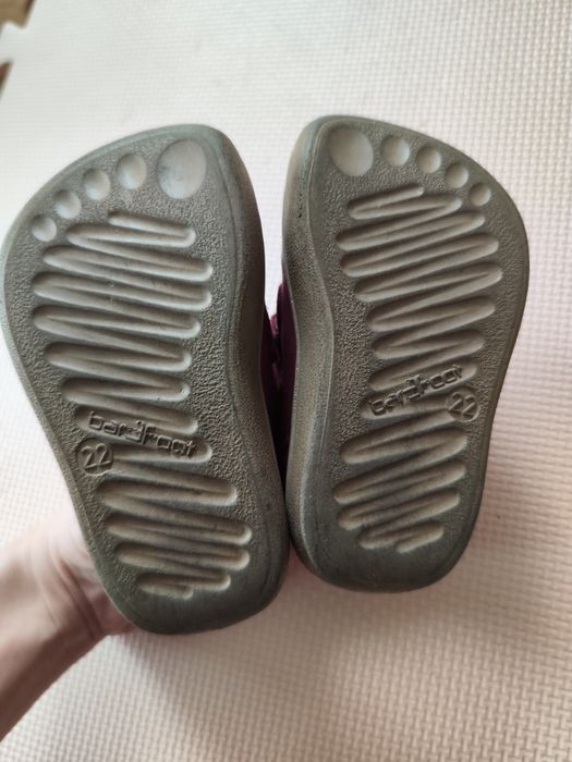 Buty skórzane, ocieplane barefoot 3f rozm. 22
Sukienka do karmienia pi