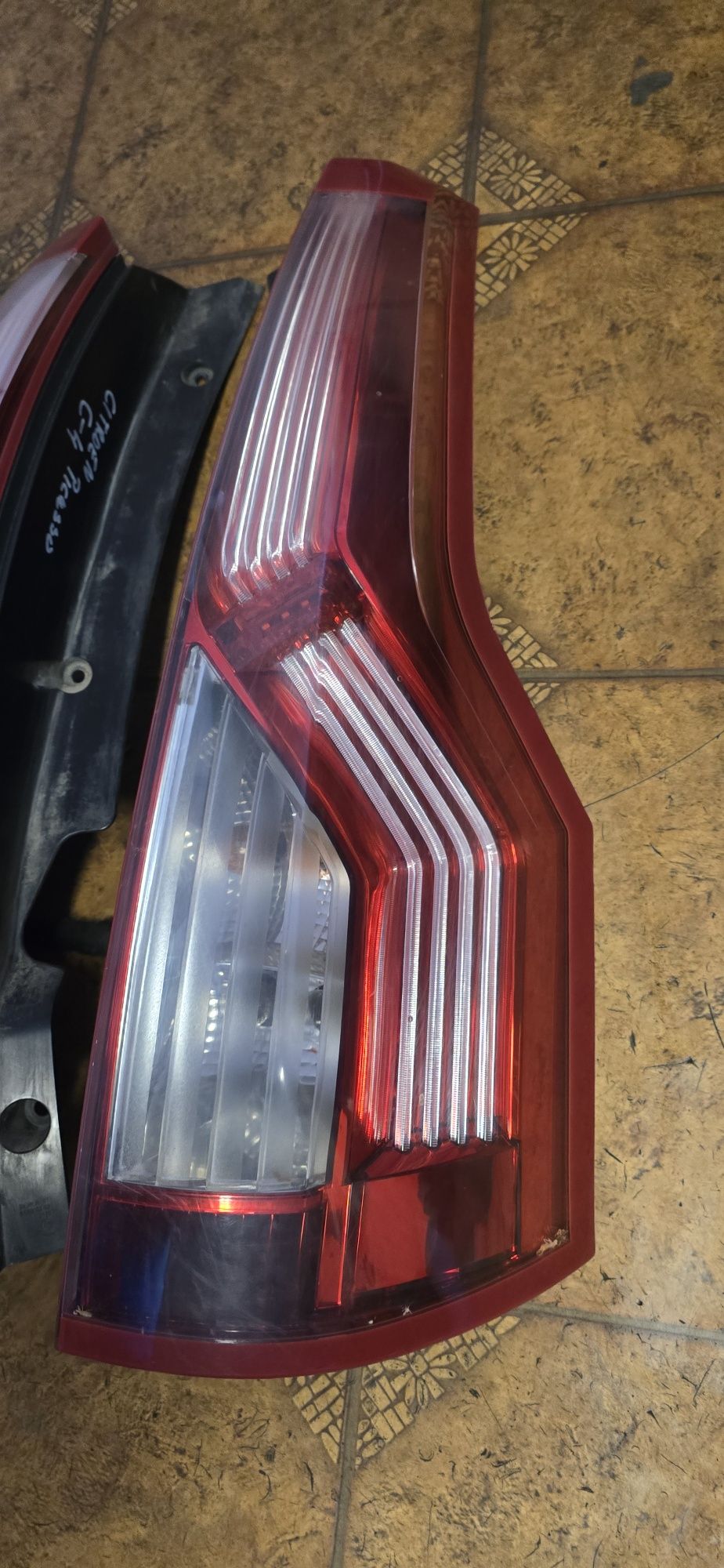 Lampa  lewa prawa tył tylna Citroen C4 Grand Picasso 2011r