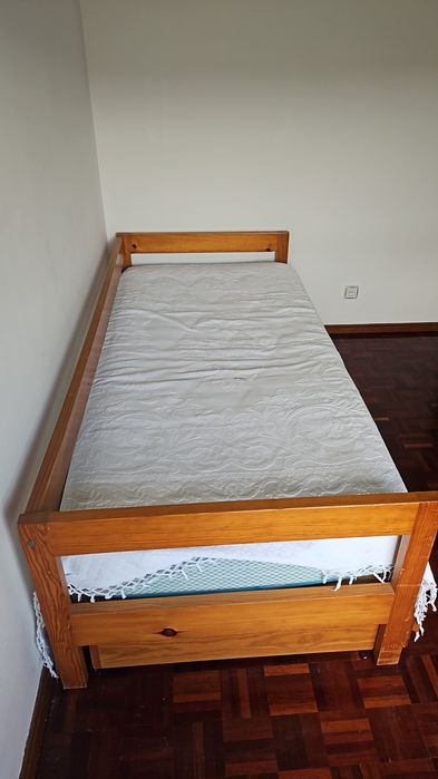 Cama de criança com gaveta + colchão