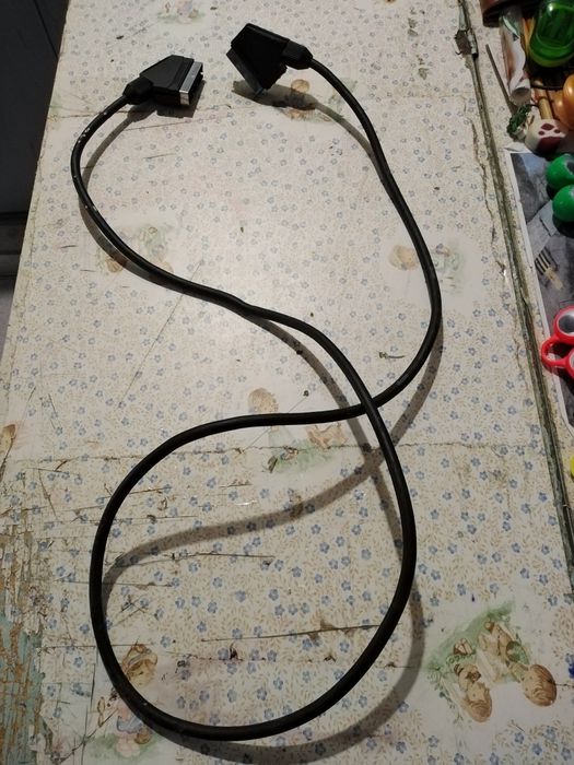 Vendo cabo de vídeo 1 novo