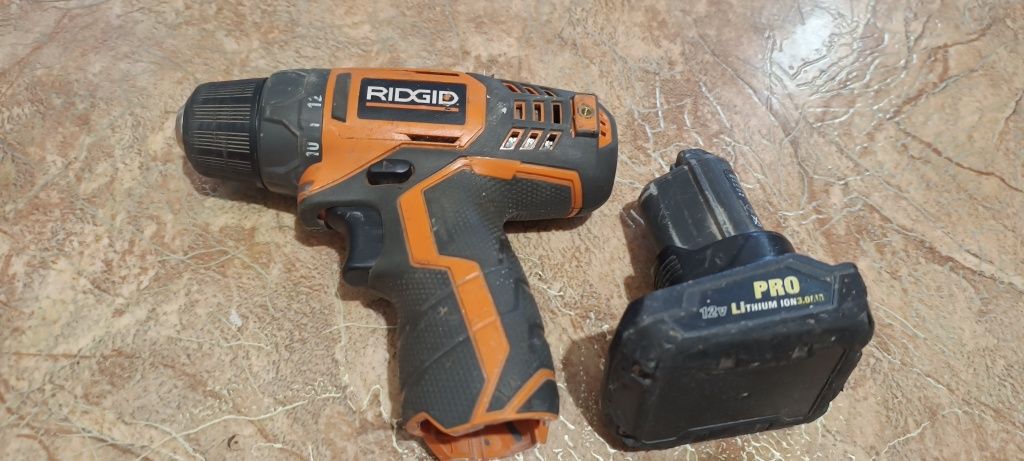 Шуруповёрт RIDGID 12 V