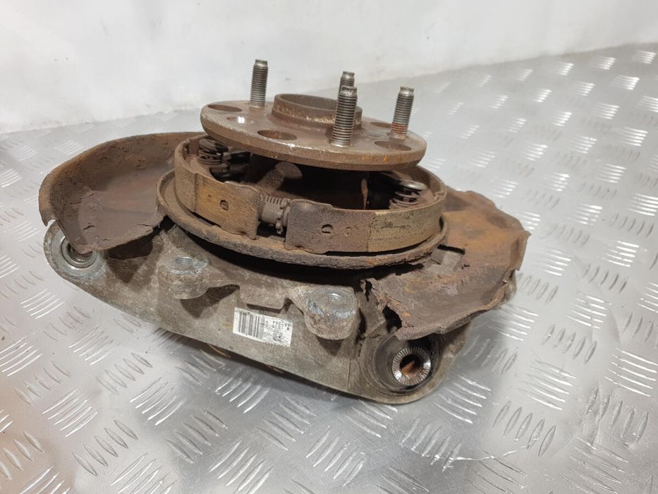 Кулак задний правый ступица под замену  4230430090  Lexus разборка