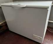 Морозильна скриня Zanussi