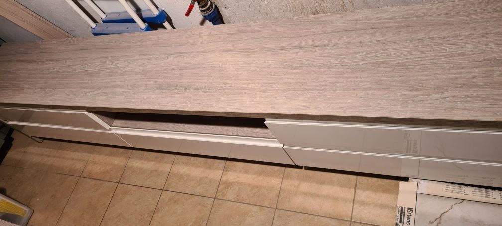 Meble do salonu, komplet lub pojedynczo, kolor biały połysk