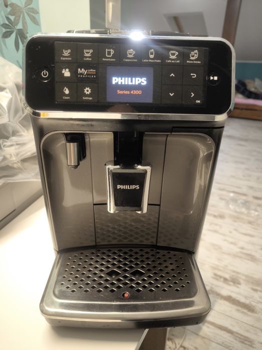 Ekspres do kawy Philips  LatteGo Ep4349 z pojemnikiem na mleko + filtr