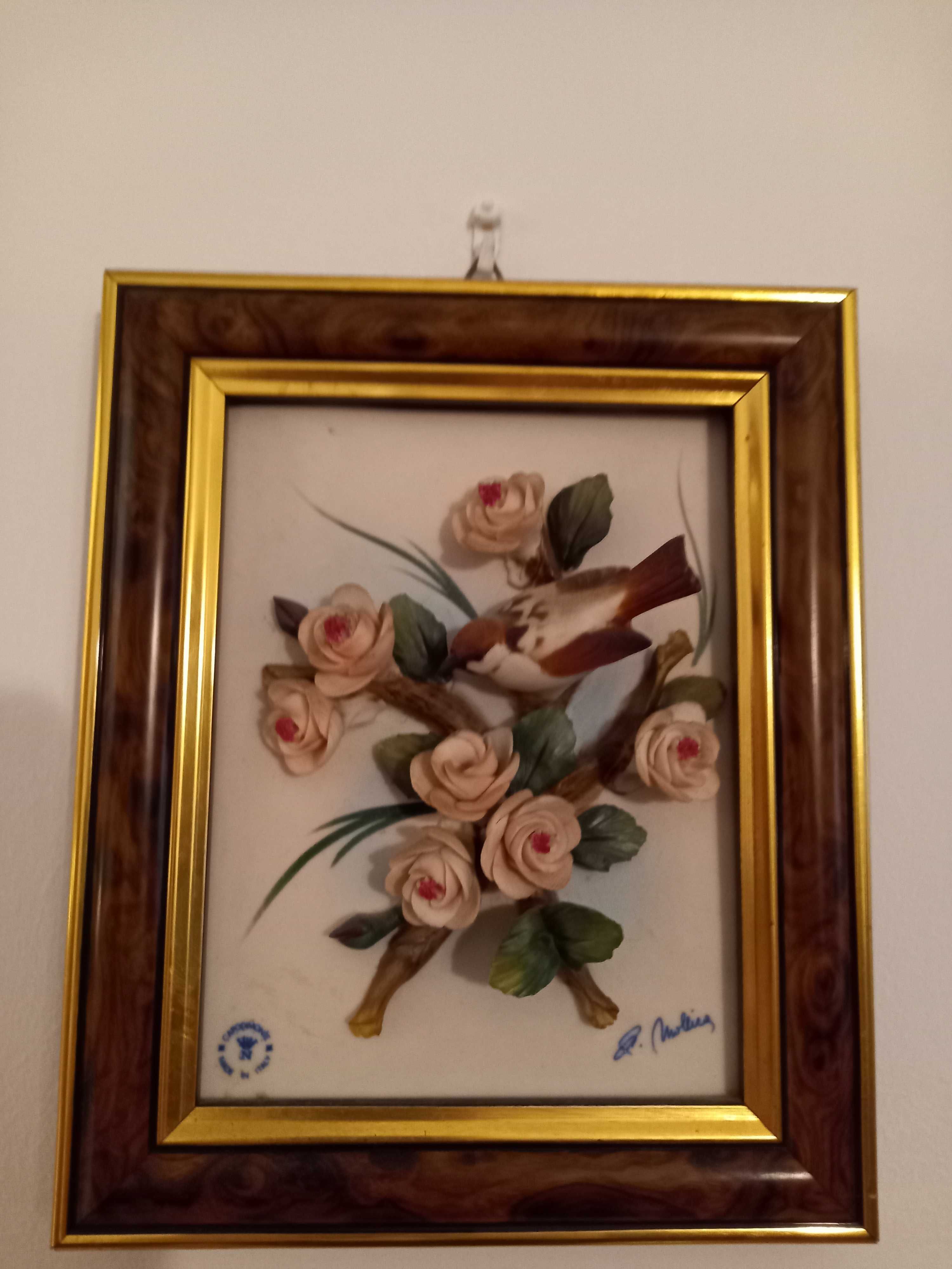 Quadros com rosas e pássaros em porcelana artesanal