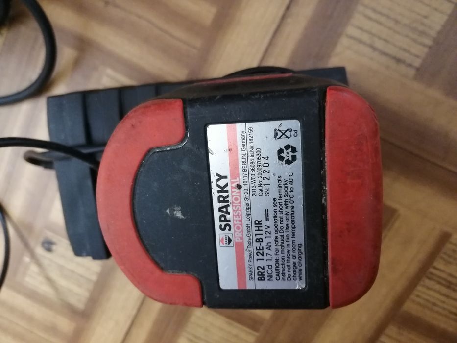 Ładowarka do ładowania akumulatora 12 V wkrętarki