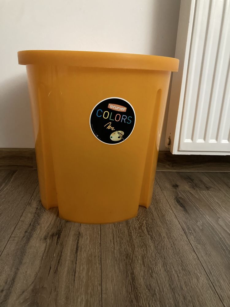 Duże solidne pudło na zabawki