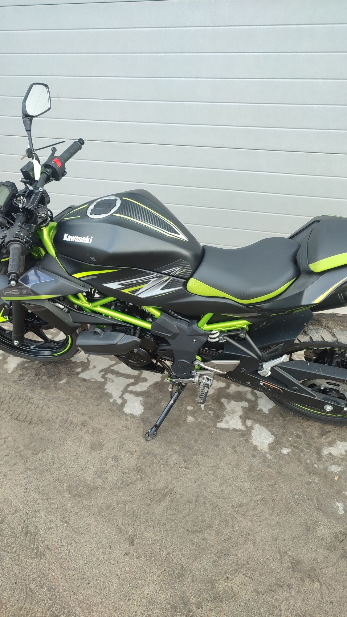 Kawasaki z 125 rok 2022 kat b