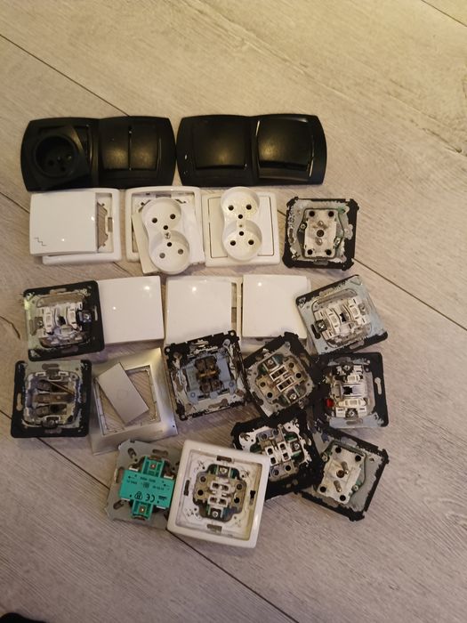 Kontakty i włączniki