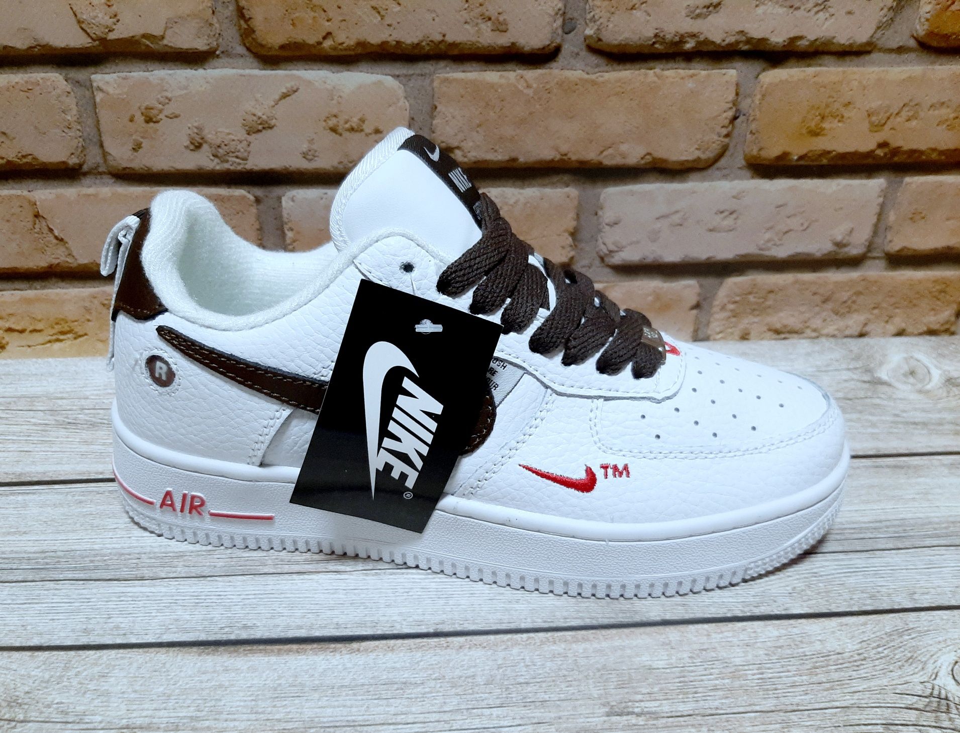 Білі кросівки Nike 41p