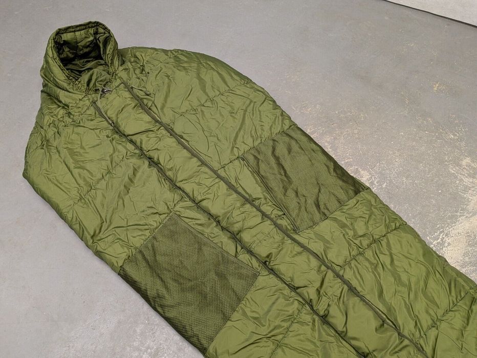 Зимовий спальний мішок Арктік армії Британії