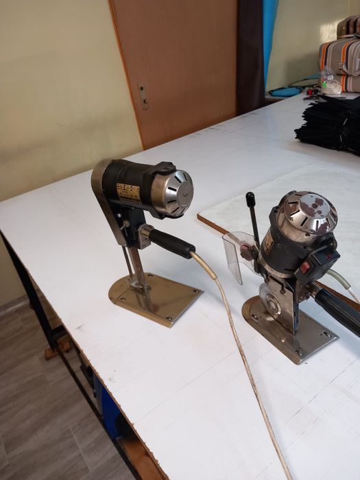 Stół krawiecki do krojenia. Stół roboczy